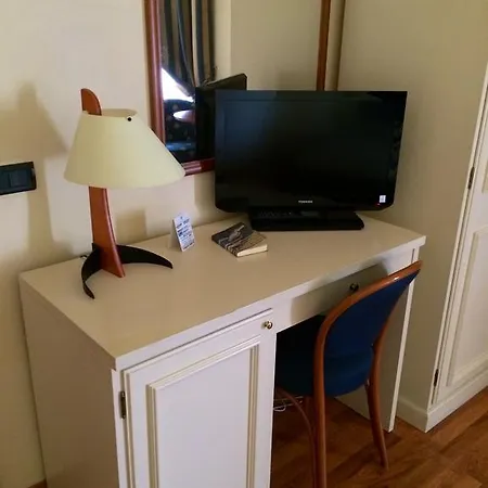 Brennero E Varsavia 3* مونتيكاتيني تيرمي